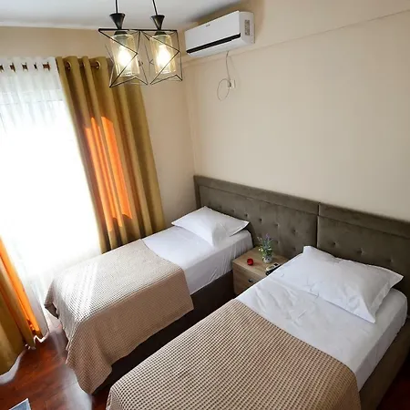 Niku Hotel