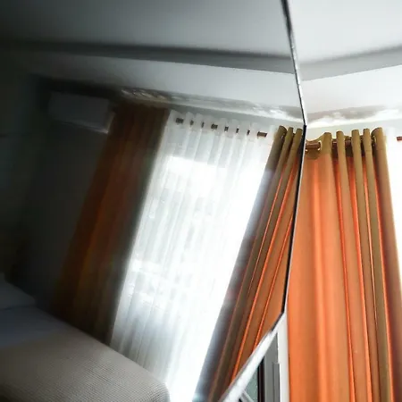 Niku Hotel 3*