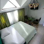 Niku Hotel 3*